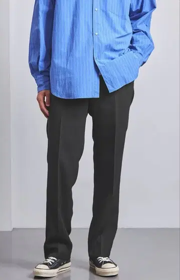 미사용 새상품 UNITED ARROWS 칼제 모던 스트레이트 팬츠 블랙