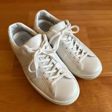 아키레스 솔보 화이트 스니커즈 컴포트 슈즈 24cm