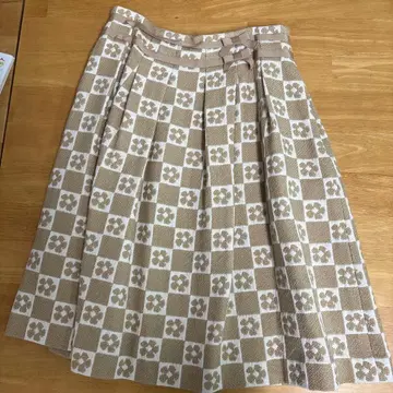 M'sGLACY 플리츠 스커트 베이지와 화이트 체크