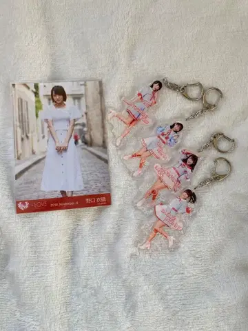 =LOVE 아크릴 키링과 브로마이드 세트