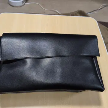 블랙 합성 피혁 숄더백