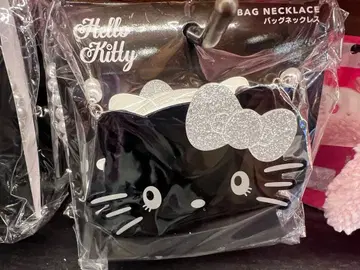USJ 한정판 키티 리버서블 백 목걸이 화이트 블랙