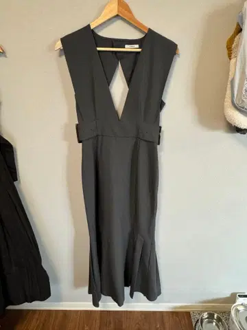 [ MURUA ] 슬리브리스 원피스