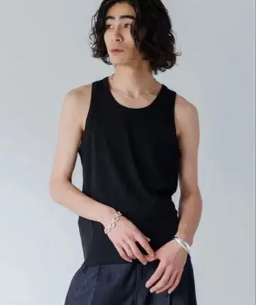 SINSS 슬림핏 탱크탑 블랙