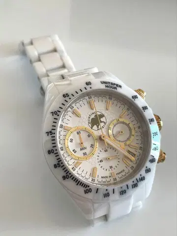 헌팅 월드 손목시계