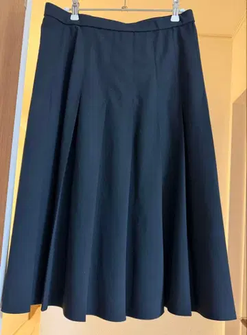 [ 유니클로 ] 와이드 플리츠 미디 스커트 블랙 L 사이즈