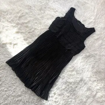 듀라스 앰비언트 [ F ] 슬리브리스 원피스 무릎 기장 플리츠 절개 블랙