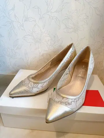 긴자 카네마츠 골드 레이스 하이힐 스틸레토