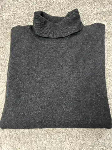 캐시미어 터틀넥 니트 다크 그레이 M UNIQLO