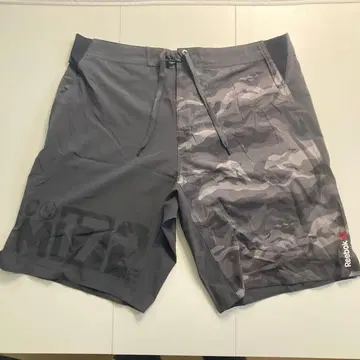 Reebok 카모 패턴 숏팬츠