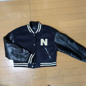 JUSTANOON 네이비 블랙 바시티 자켓