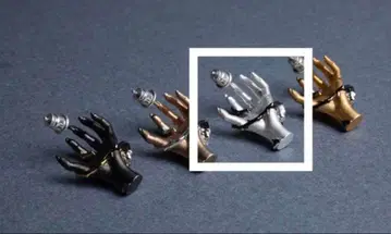 hazama Ado 콜라보 귀걸이 실버