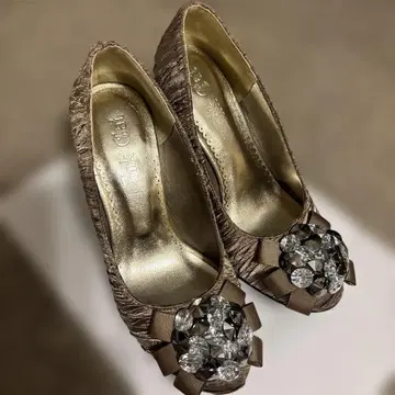 비쥬 포함 브라운 펌프스