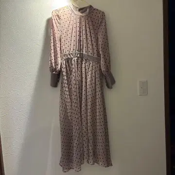 GRL 페치코트 포함 도트 하이넥 원피스