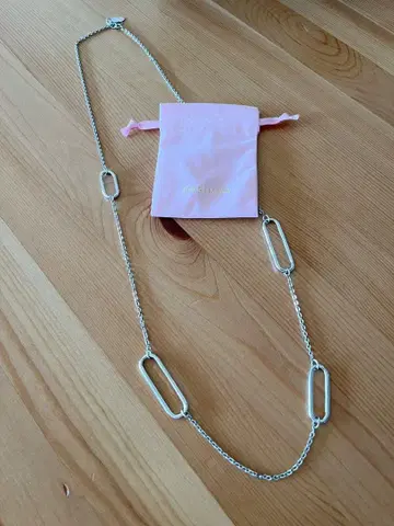씨즈마라 String necklace
