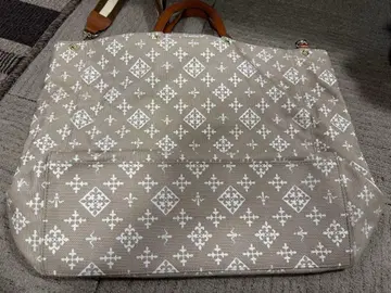 russet 베이지 무늬 토트백