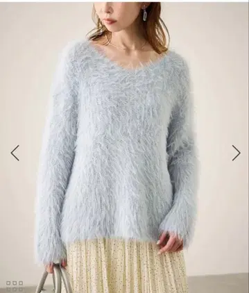 로페피크닉 페더 V넥 니트 색스