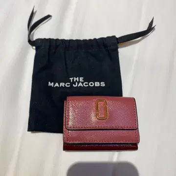 더 마크 제이콥스 핑크 3단 폴더형 지갑