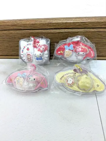 산리오 캐릭터즈 패키지 참 4개 세트 [ 시크릿 포함 ]