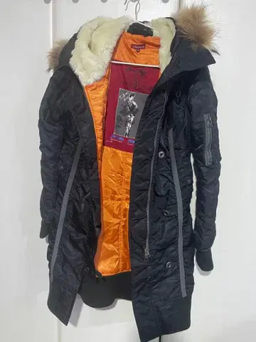 AVIREX 모즈 코트 블랙