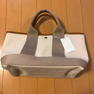 화이트/베이지 토트백