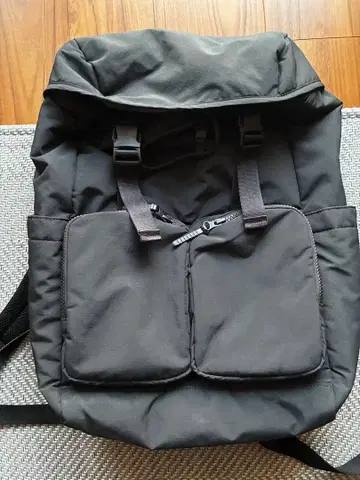 [ UNIQLO ] 멀티 포켓 백팩 블랙 [ 유니클로 ]