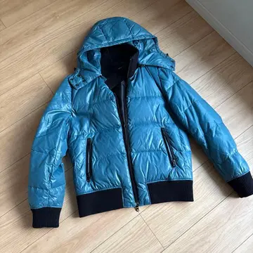 후드 부착 라이트 블루 다운 자켓 BOYCOTT