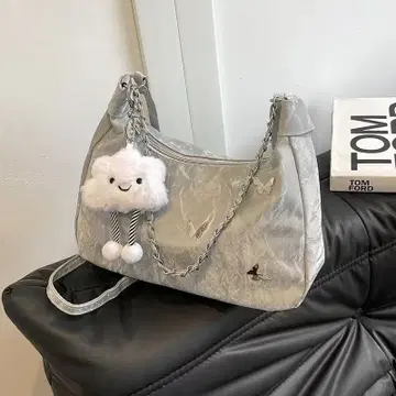 구름 참 포함 그레이 숄더백
