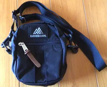 GREGORY 블랙 퀵 포켓 S 숄더백