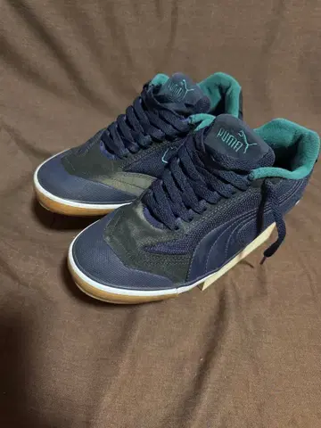 PUMA 네이비 스니커즈 풋살