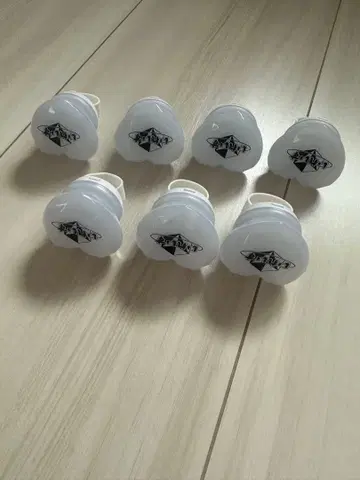 이레귤러 다이스 나이코 하트형 링 라이트