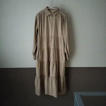 Aream 베이지 셔츠 원피스 긴팔 티어드