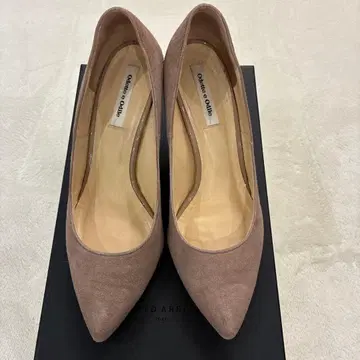 오데트 테오딜 베이지 스웨이드 포인티드 펌프스 23.5