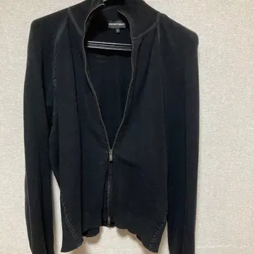 엠포리오 아르마니 집업 니트