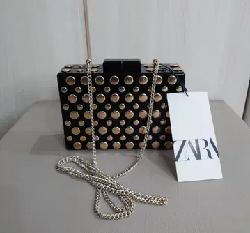 ZARA 블랙 골드 스터드 박스형 숄더백
