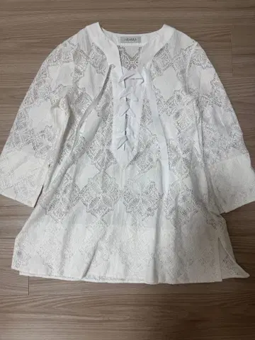 NEMIKA 레이스 튜닉