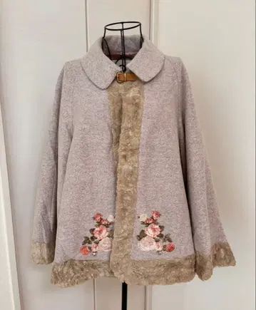 pink house 케이프 코트 망토