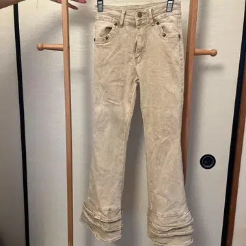 별 모양 스터드 장식 플레어 팬츠 신축성 있음