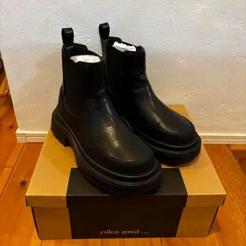 [새상품급] niko and - 사이드 고어 부츠 블랙
