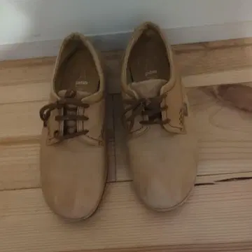 pedala 베이지 가죽 로퍼