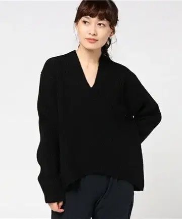 [ CLANE 클라네 ] V넥 백드롭 니트 스웨터 1 블랙