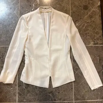 BEIGE. 노카라 자켓 화이트