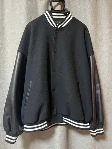 바시티 자켓 블랙