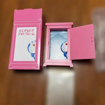 어디든지 문 사진 프레임 핑크