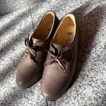 새상품 허시파피제 신발 25