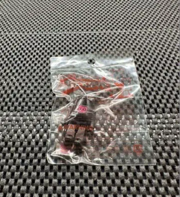 베어브릭 50% onelove 블랙 레어