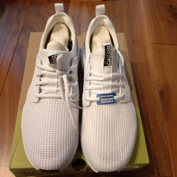 미사용 새상품 스케쳐스 워셔블 스니커즈 26cm