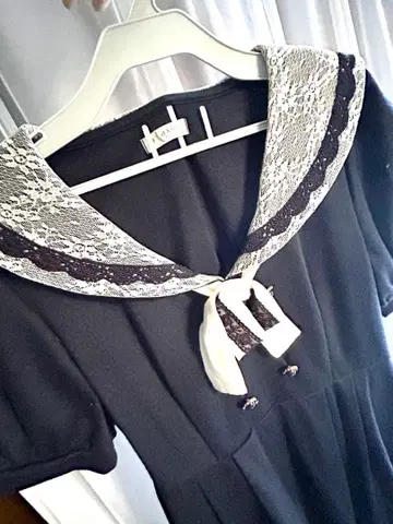 axes 세일러풍 무릎 기장 원피스