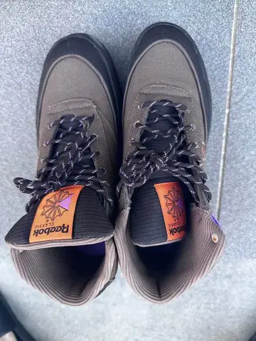 리복 하이컷 스니커즈 카키