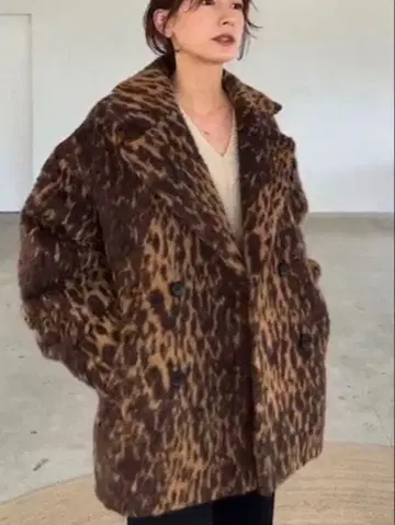 클라네 레오파드 무늬 코트